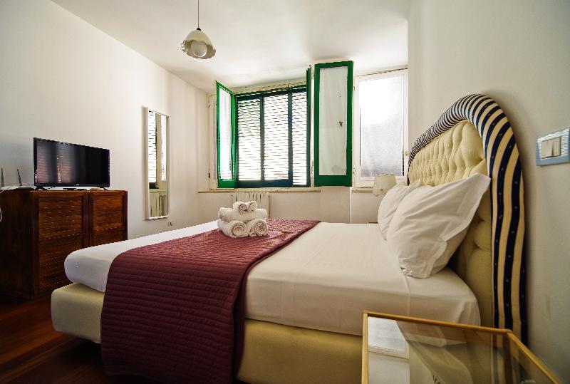 Bed And Travel Apartment Dogana Regia 15 Salerno Kültér fotó