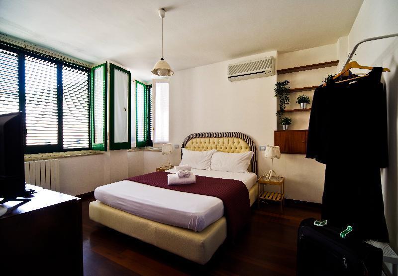 Bed And Travel Apartment Dogana Regia 15 Salerno Kültér fotó