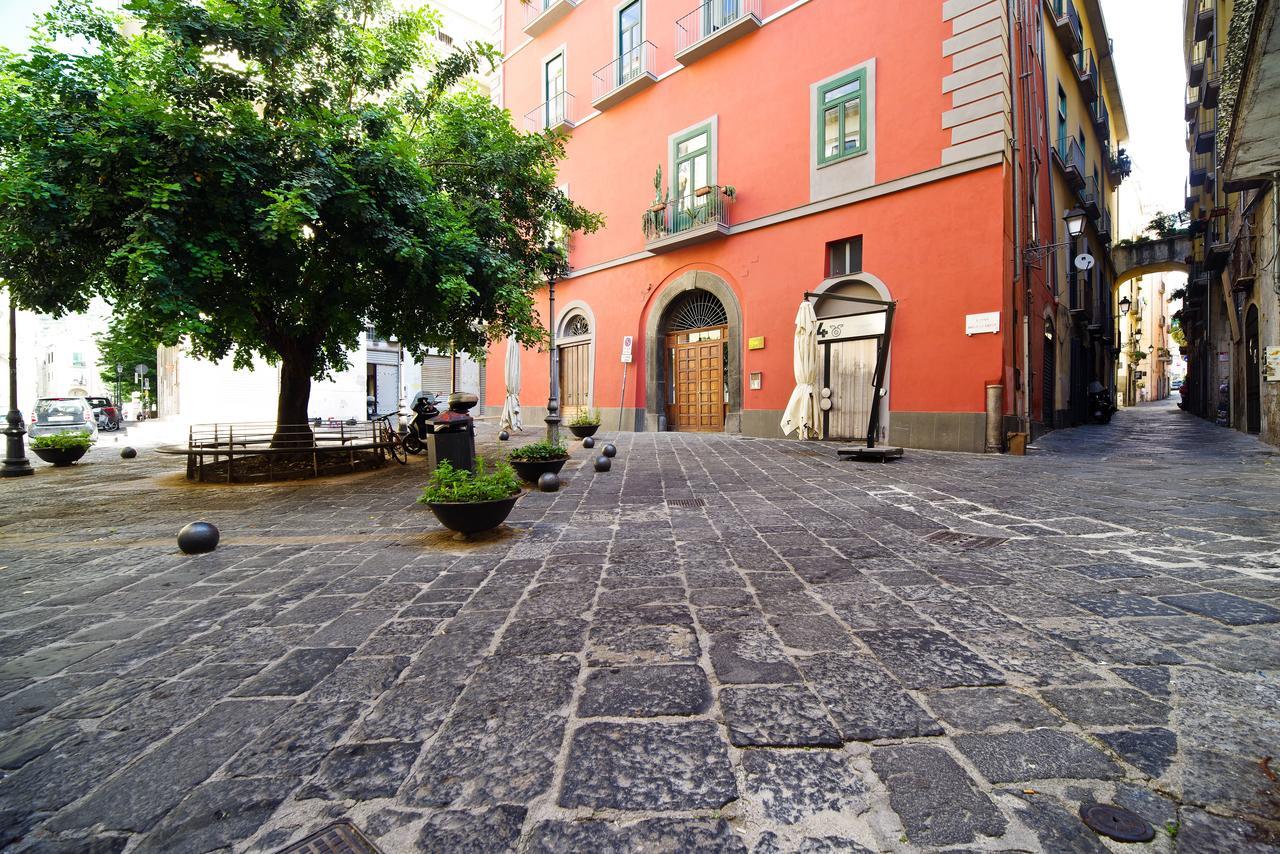Bed And Travel Apartment Dogana Regia 15 Salerno Kültér fotó