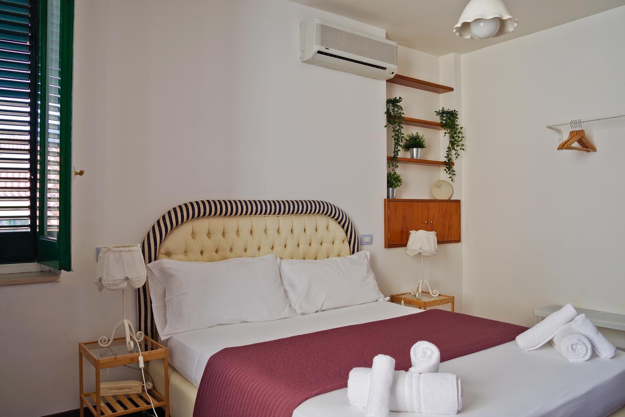 Bed And Travel Apartment Dogana Regia 15 Salerno Kültér fotó