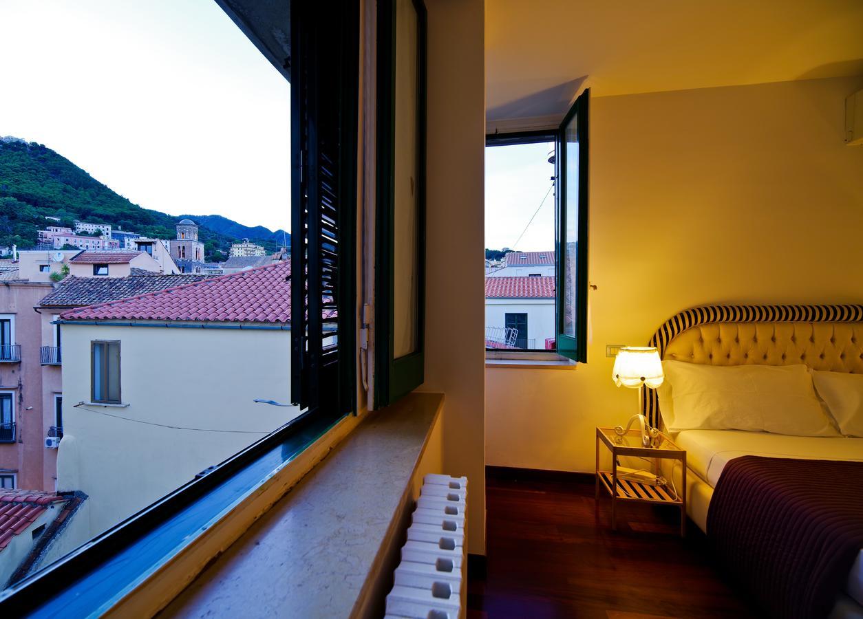 Bed And Travel Apartment Dogana Regia 15 Salerno Kültér fotó
