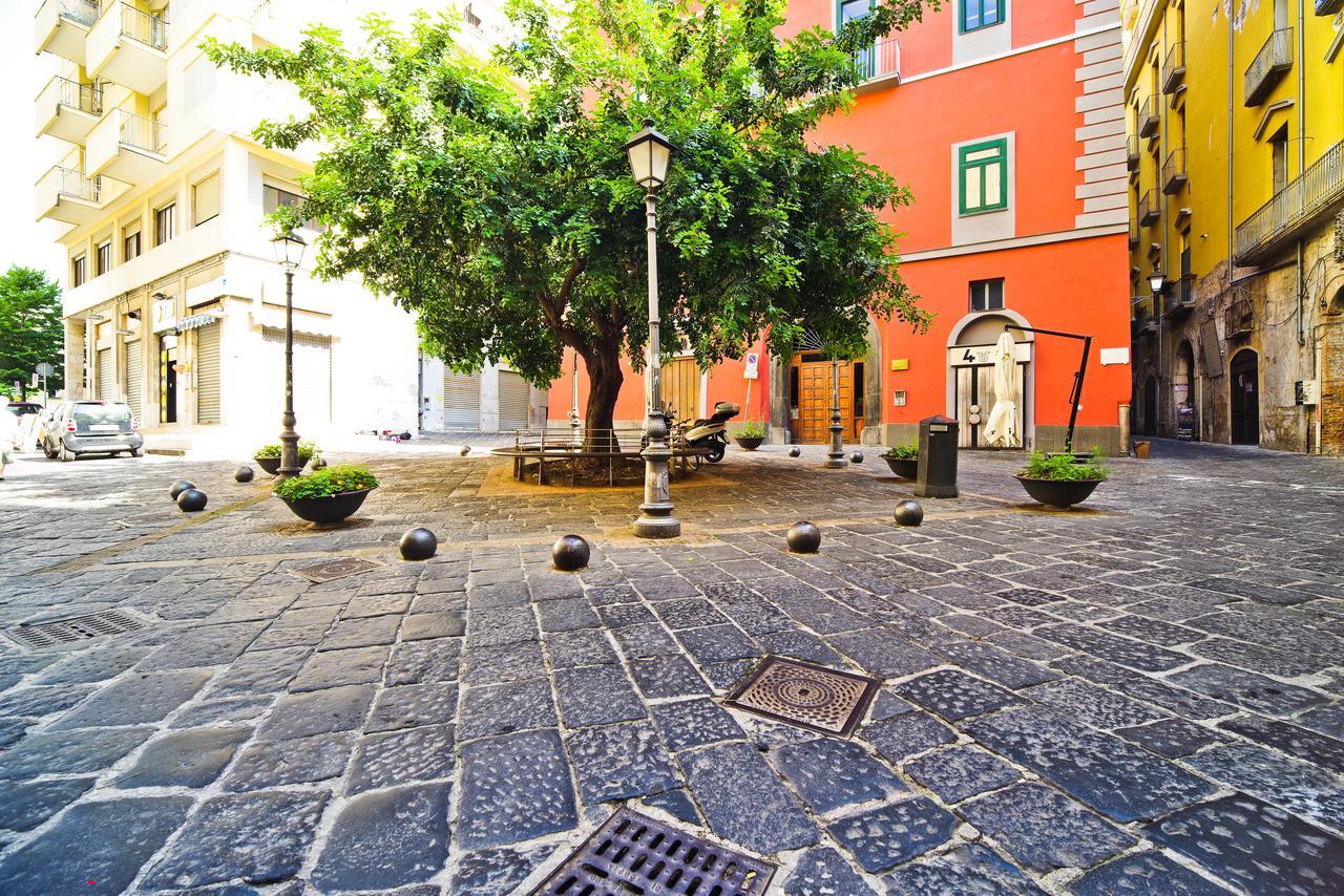 Bed And Travel Apartment Dogana Regia 15 Salerno Kültér fotó