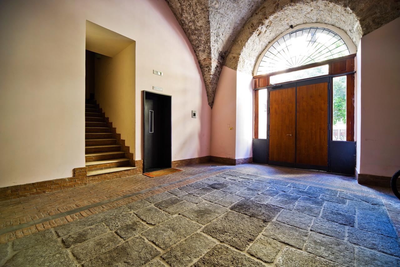 Bed And Travel Apartment Dogana Regia 15 Salerno Kültér fotó