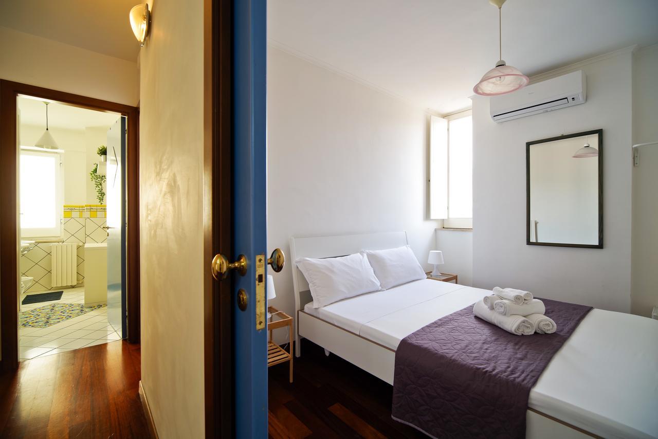 Bed And Travel Apartment Dogana Regia 15 Salerno Kültér fotó